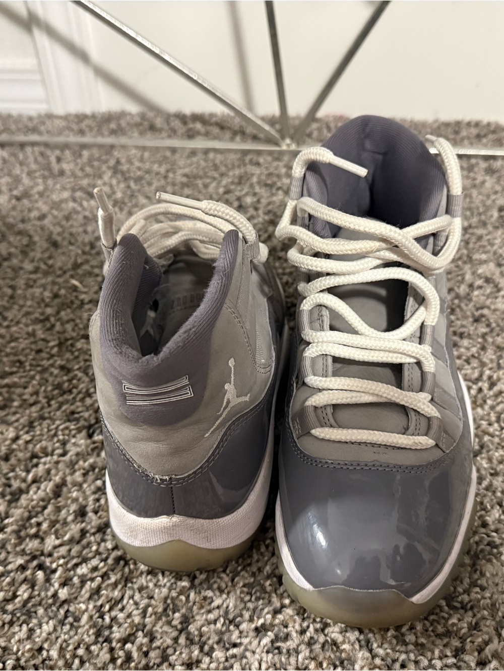 Jordan Retro Men High-Top Sneakers in Gray and White